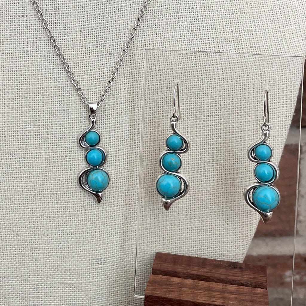 Stacked Turquoise Circle Necklace And Earring Set 15$